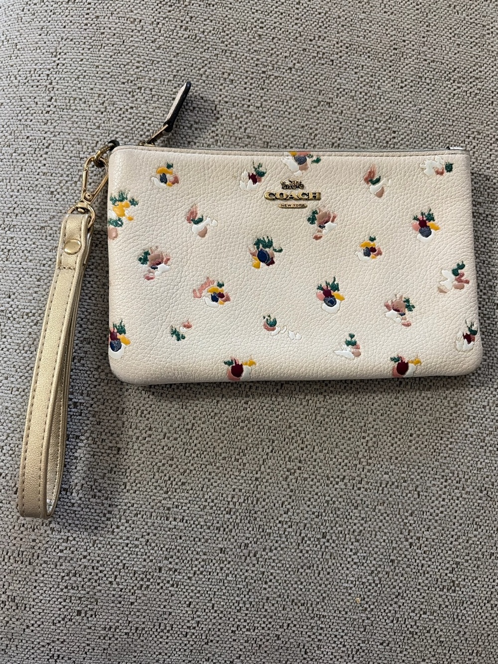 Vintage Coach Cream Floral Pebble Leather Wristlet with Gold Hardware